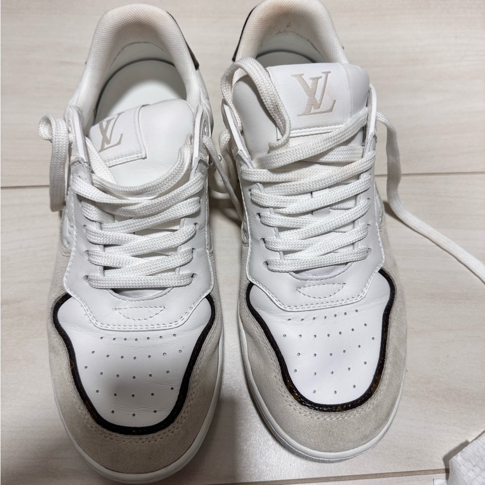Louis Vuitton Stadium Sneaker
Size 38.5
